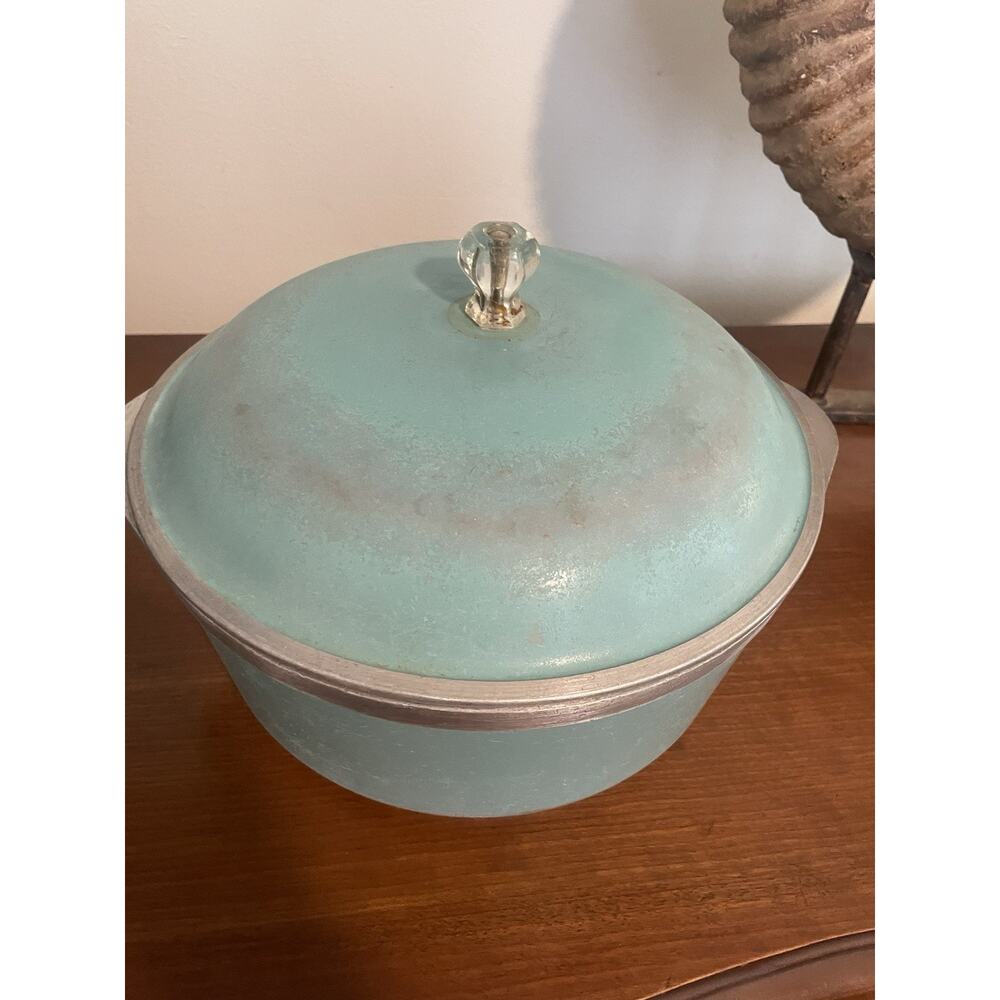 Vintage Club Cast Aluminum Turquoise Blue 4 Qt Dutch Oven Stock Pot with Lid